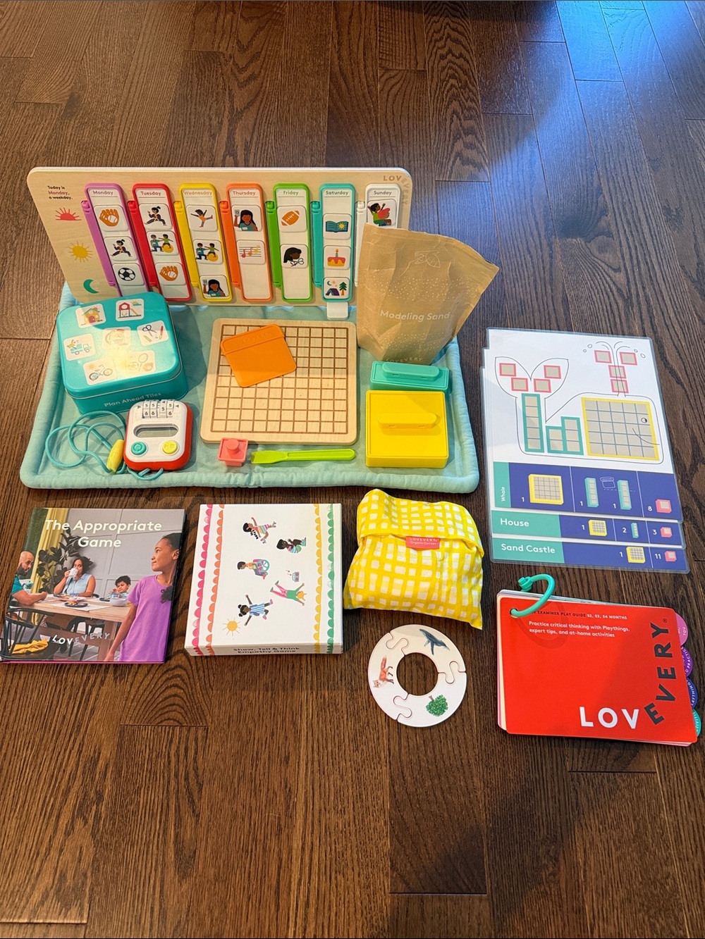 LOVEVERY "The Examiner" Play Kit